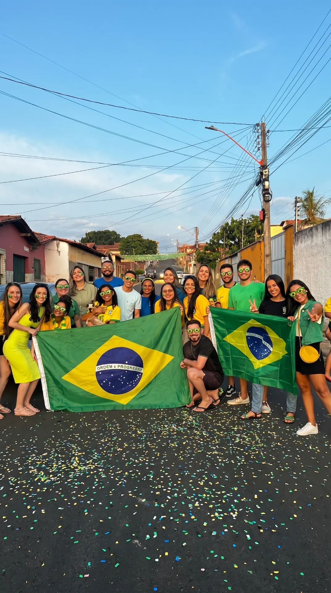 Torcida do Brasil reunida na rua